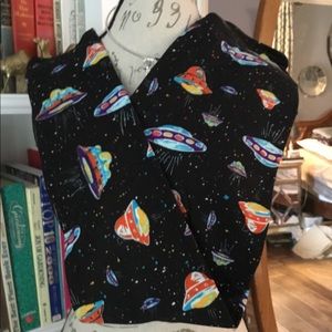 LuLaRoe OS flying saucer leggings